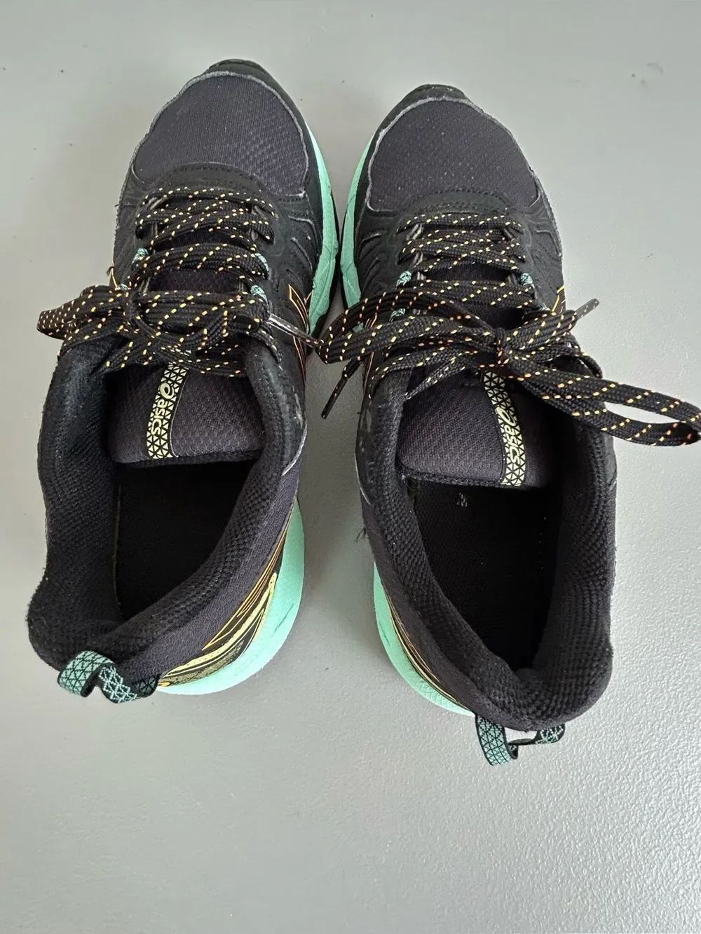 ASICS women’s Black Sneakers with Mint and Gold Accents size 10 - Picture 6 of 10